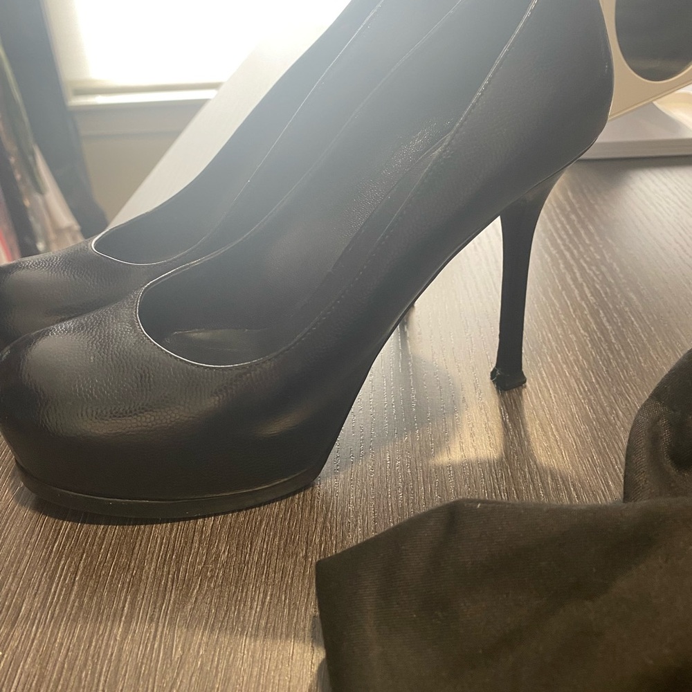 Yves Saint Laurent Classic Black Heels